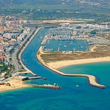 Marina De Apartment